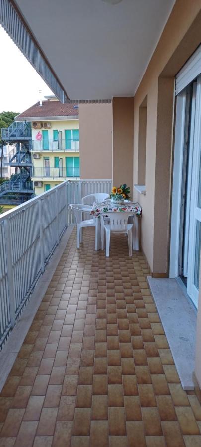 Casa Bivi - Apartments With 1 And 2 Bedrooms - Click Here For More Availabilities Lignano Sabbiadoro Buitenkant foto
