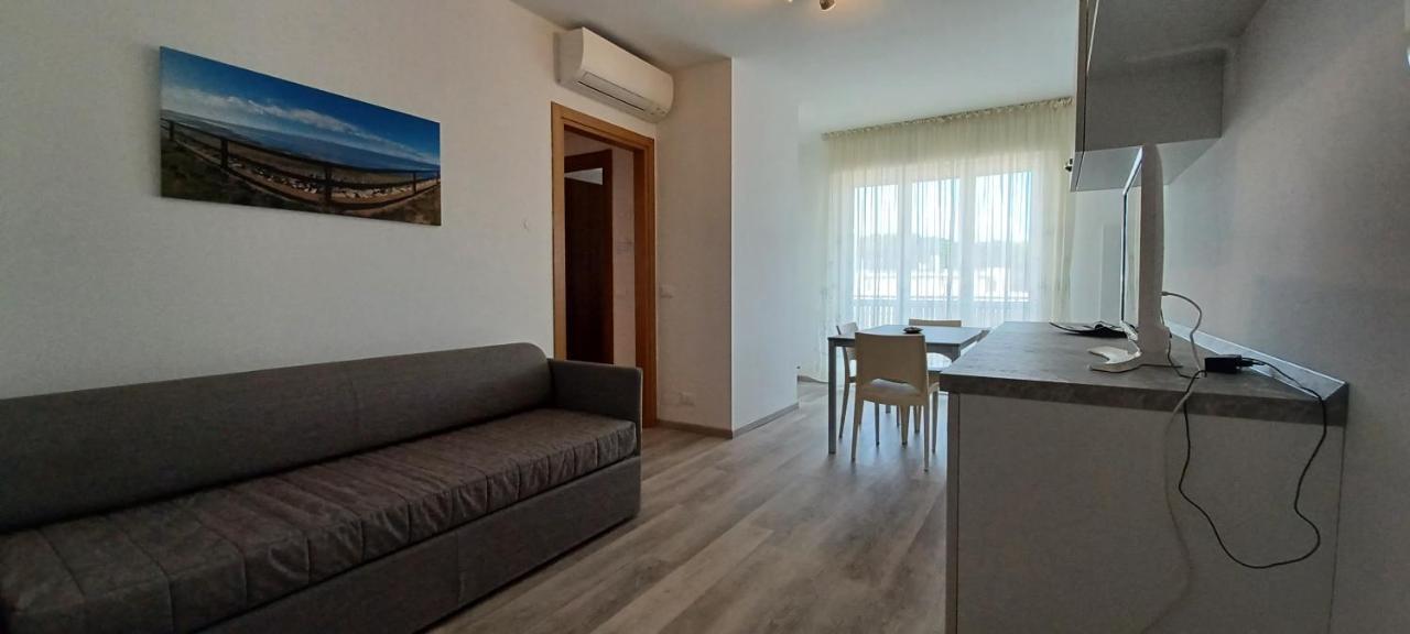Casa Bivi - Apartments With 1 And 2 Bedrooms - Click Here For More Availabilities Lignano Sabbiadoro Buitenkant foto