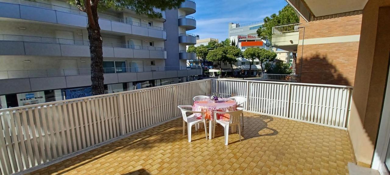 Casa Bivi - Apartments With 1 And 2 Bedrooms - Click Here For More Availabilities Lignano Sabbiadoro Buitenkant foto
