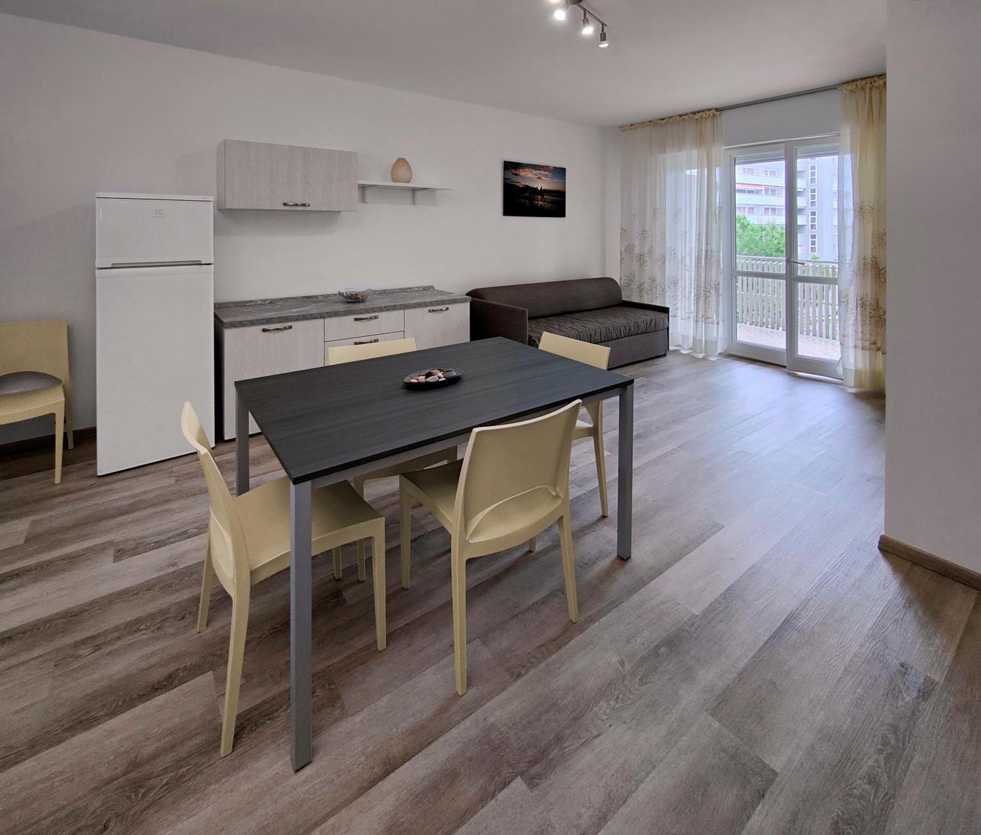Casa Bivi - Apartments With 1 And 2 Bedrooms - Click Here For More Availabilities Lignano Sabbiadoro Buitenkant foto