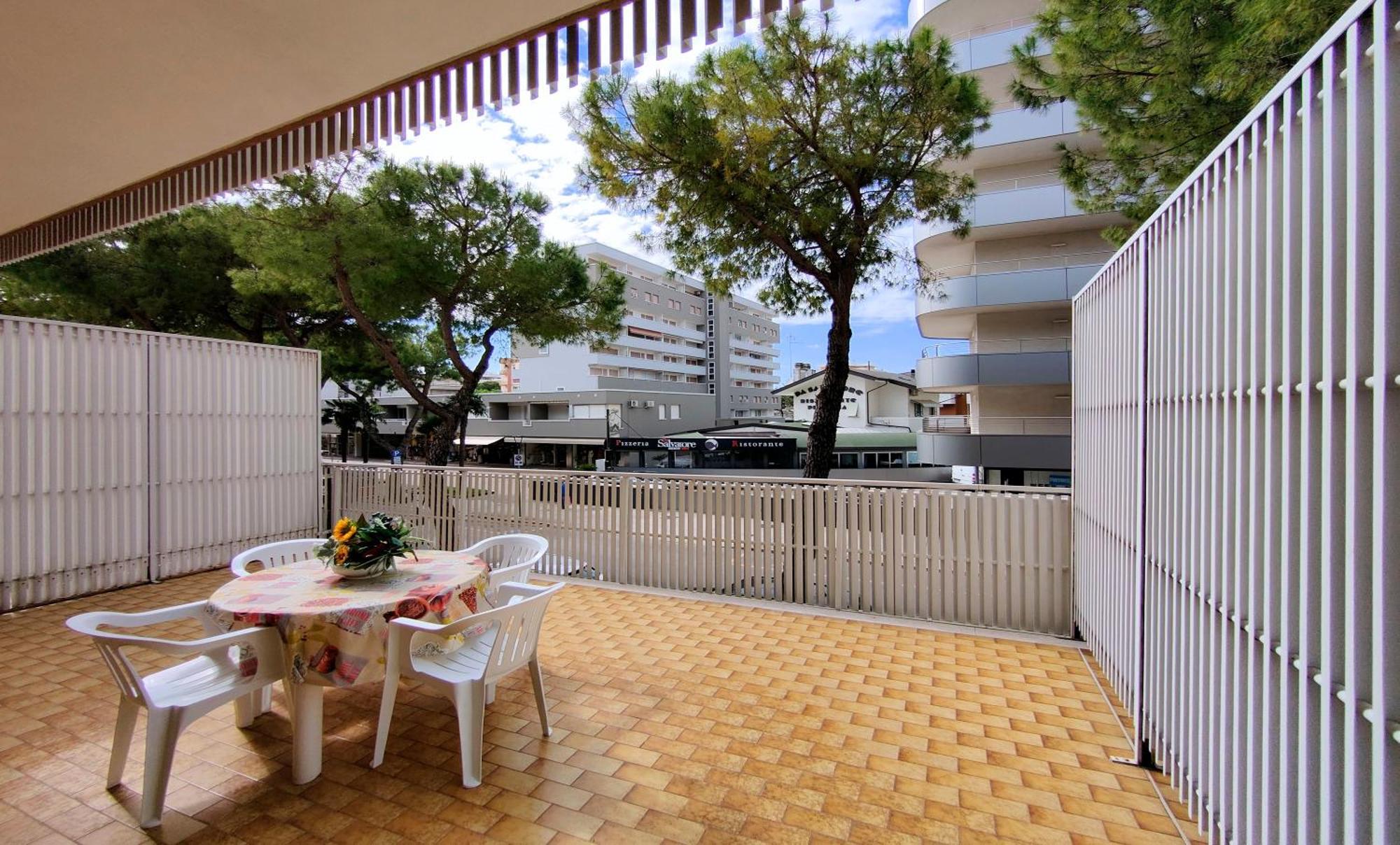 Casa Bivi - Apartments With 1 And 2 Bedrooms - Click Here For More Availabilities Lignano Sabbiadoro Buitenkant foto