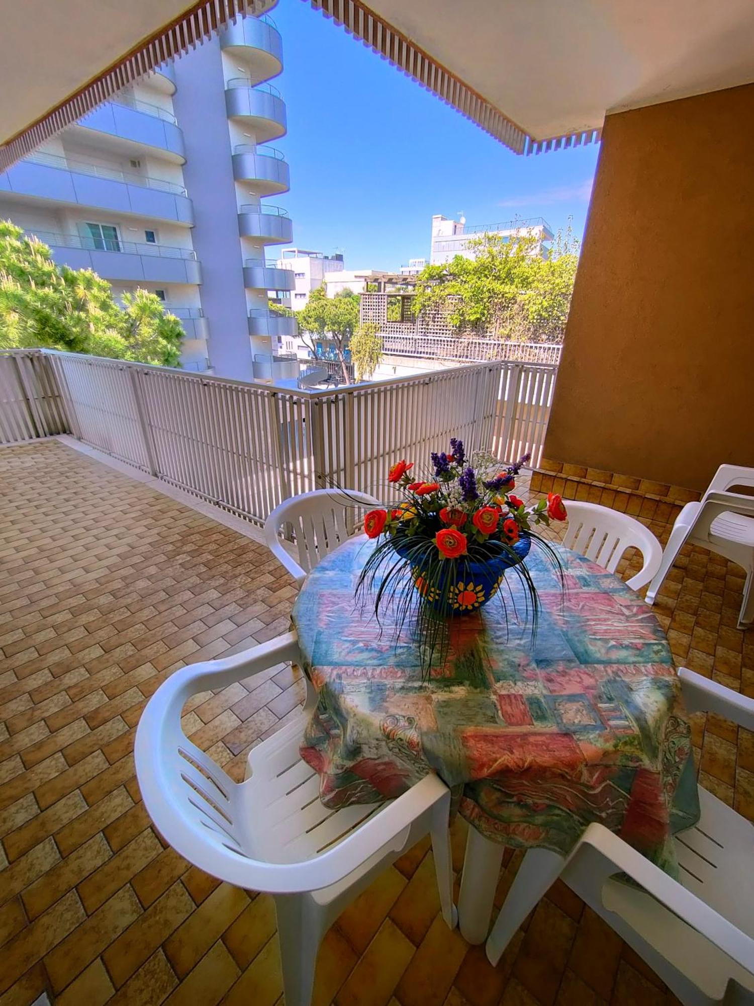 Casa Bivi - Apartments With 1 And 2 Bedrooms - Click Here For More Availabilities Lignano Sabbiadoro Buitenkant foto