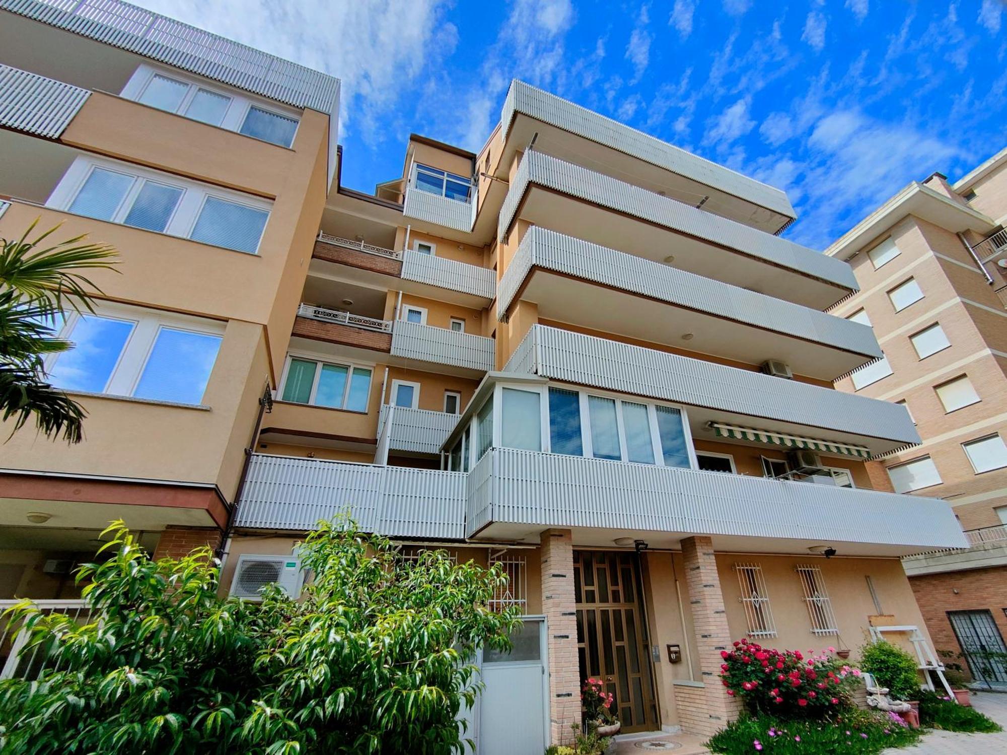 Casa Bivi - Apartments With 1 And 2 Bedrooms - Click Here For More Availabilities Lignano Sabbiadoro Buitenkant foto